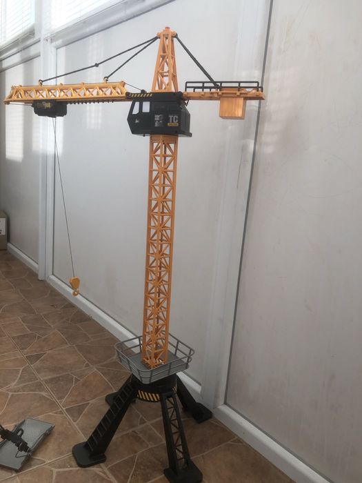 Кран на радіокеруванні