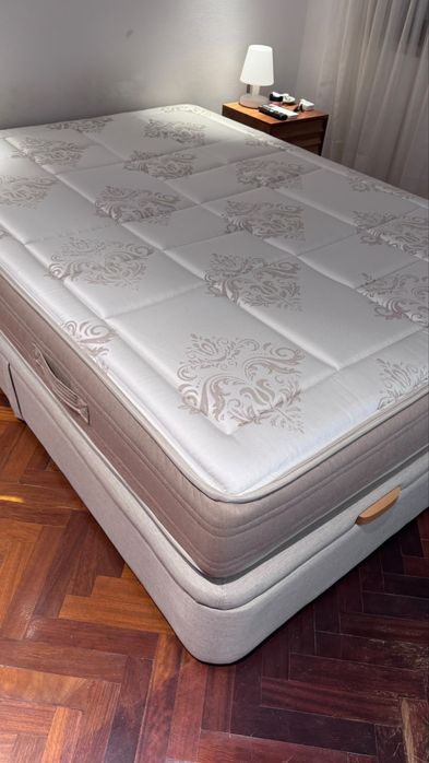 Cama casal de sommier com colchao molaflex