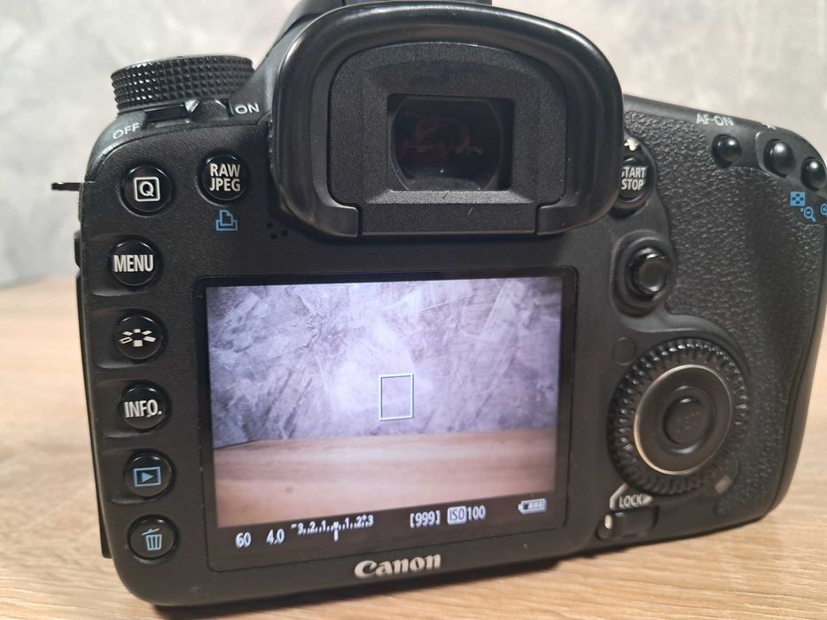 Фотоапарат Canon EOS 7D EF-S 18-55 IS STM