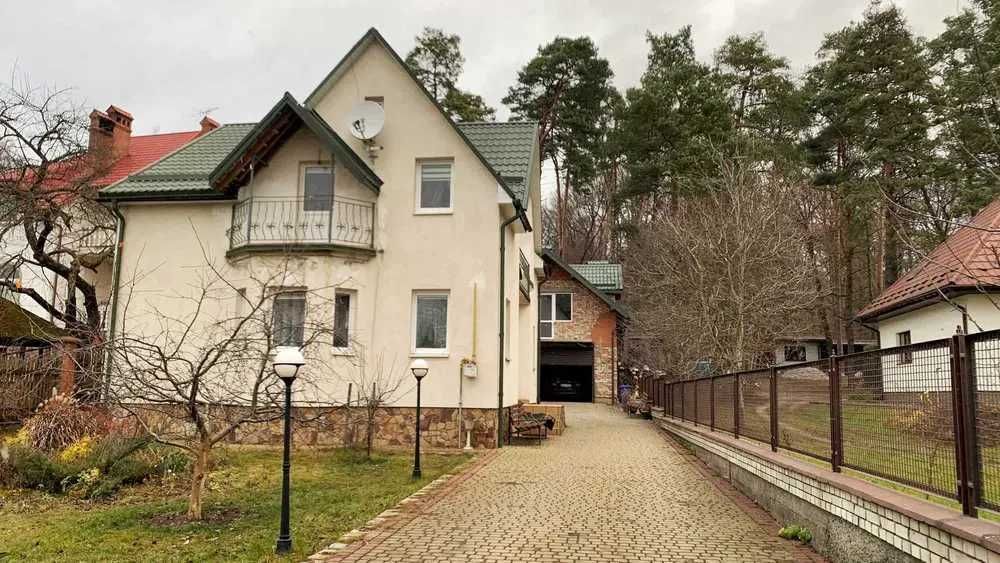 Автоматичні гаражні ролетні ворота та секційні з акриловими вікнами