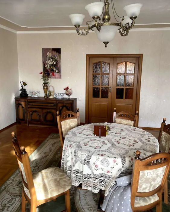 Продаж 3к квартири 116 кв. м на вул. Котляревського