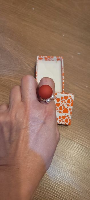 Pierścionek z dużym oczkiem