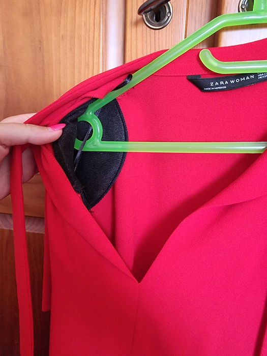 Vestido vermelho Zara, tamanho XS - nunca usado