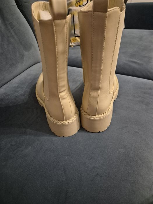 Nowe buty lekko ocieplane 40