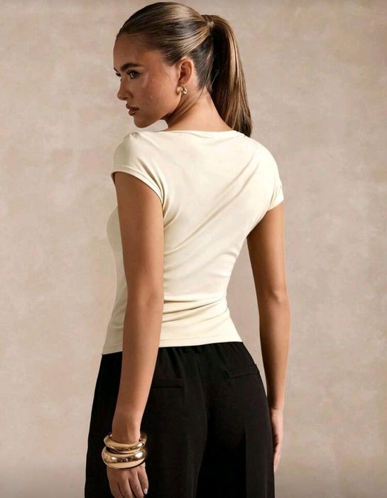 Roupa Feminina pronta a estrear