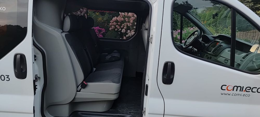Renault Trafic doka brygadowy brygadówka 6 osobowy Vivaro