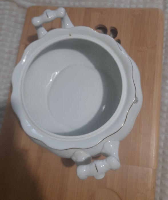 Супница фарфоровая