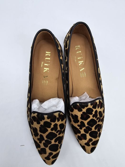 Sapatos Ruika pêlo Leopardo novos