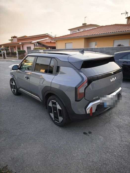 Kia Ev3 2025 acidentado com poucos Kilometros