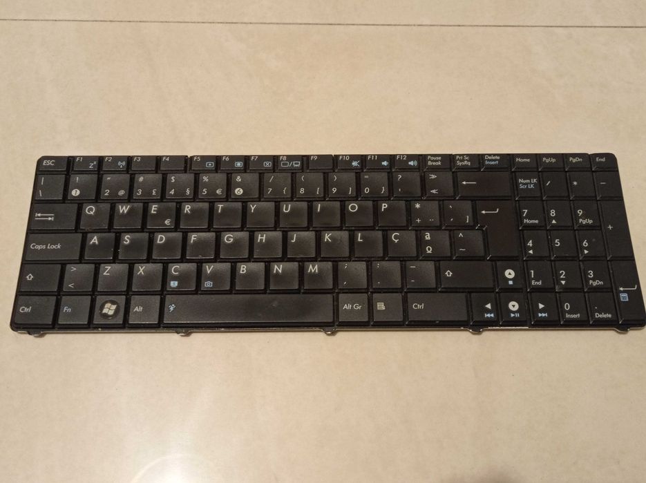 Teclado ASUS K50 K60 K61 K70 F52 P50 X70 e outros