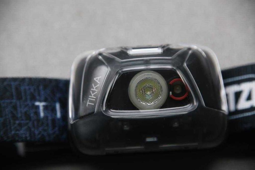 Laterna de cabeça Petzel Tikka