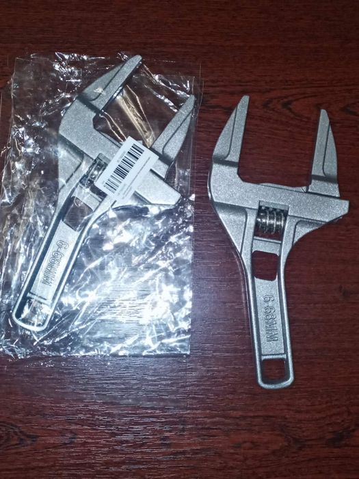 Ключ разводной новый