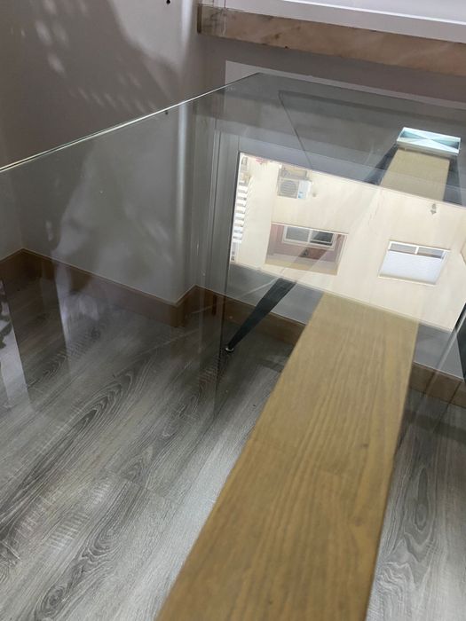 Mesa de jantar de vidro