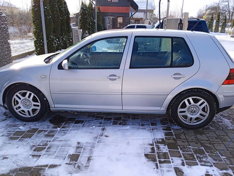 Продам машину гольф 4