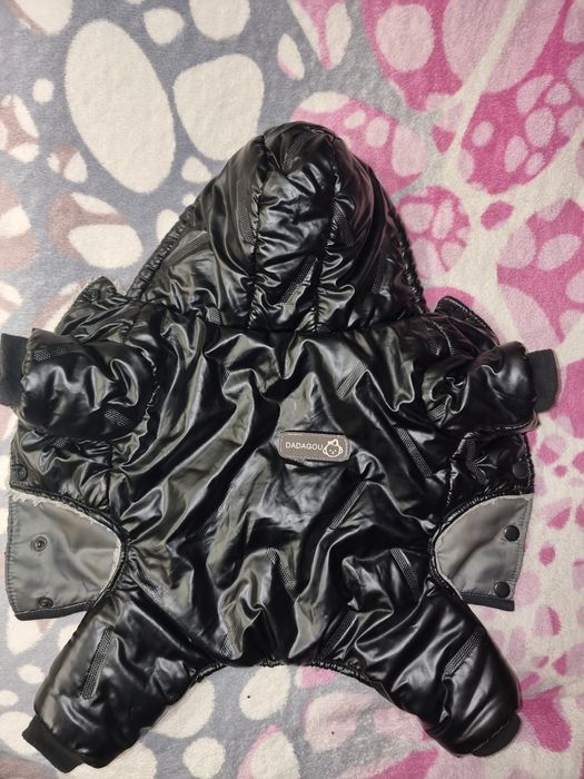 Продам комбінезон на маленьку собачку.