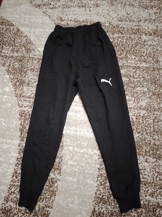 Спортивні штани.