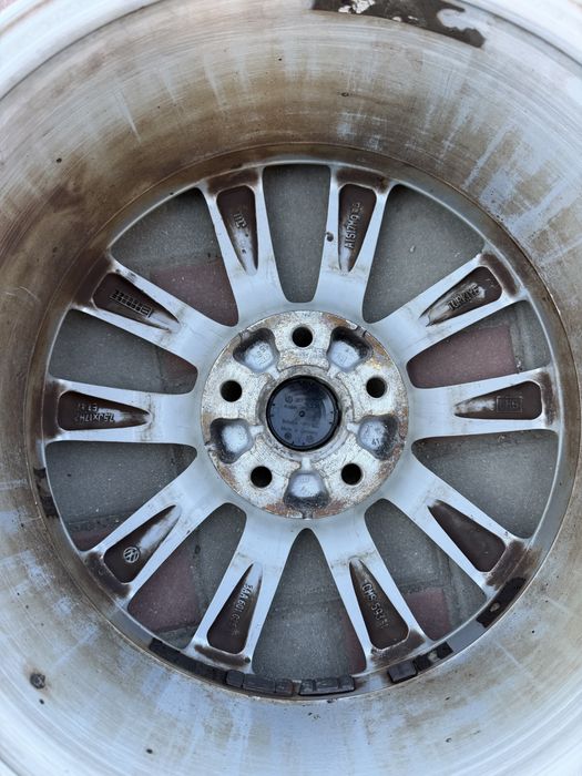 Диски легкосплавные оригинал R-17, 7.5J x 17 ET47 5x112 DIA 57.1