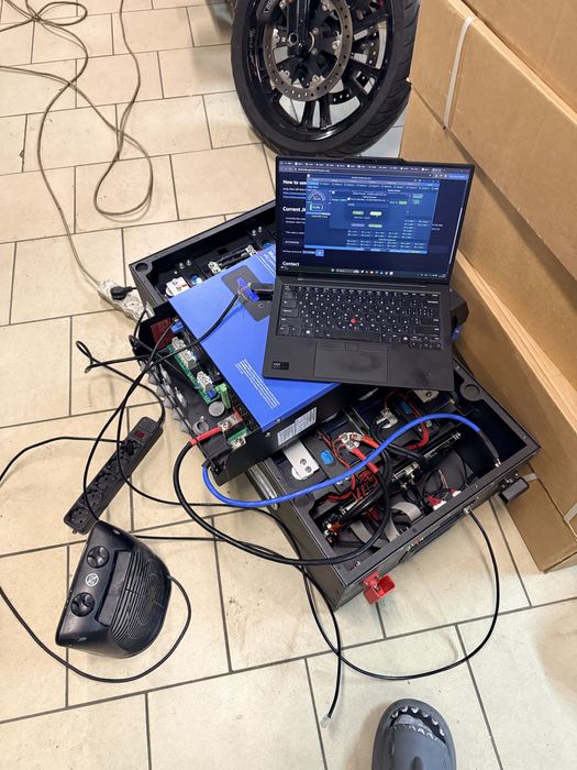 Збірка акумуляторів LiFePO4 для інверторів та резервного живлення