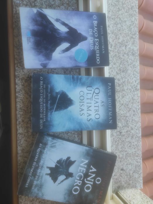 Trilogia livros "O Braço Esquerdo de Deus"