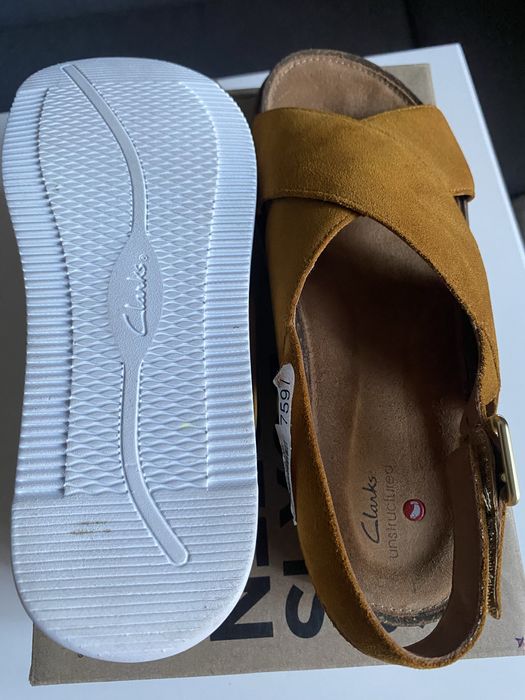 Босоніжки сандалі Clarks