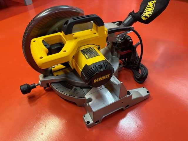 Serra de Esquadria Dewalt DW703-QS