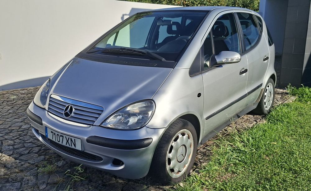 Mercedes-Benz Classe A 140 Classic com Câmara traseira e Sensores de estacionamento