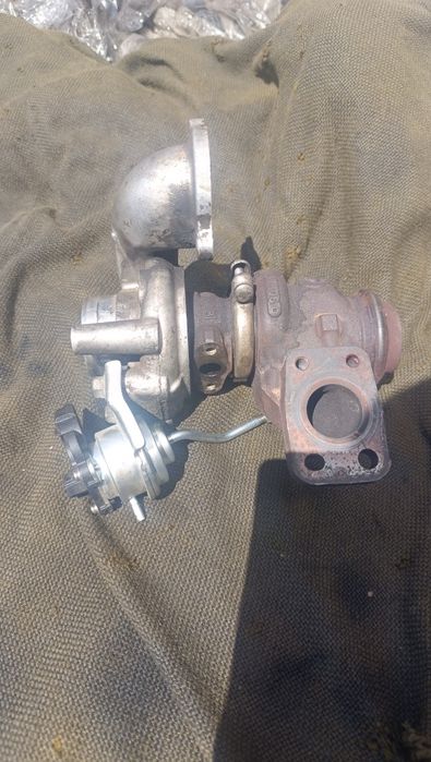 Турбіна 1.4 1.5 1.6hdi Peugeot 208 ford citrien berlingo c3