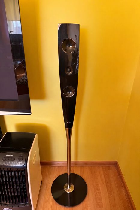 Panasonic Viera 42” + 4 głośniki LG – kino w domu!