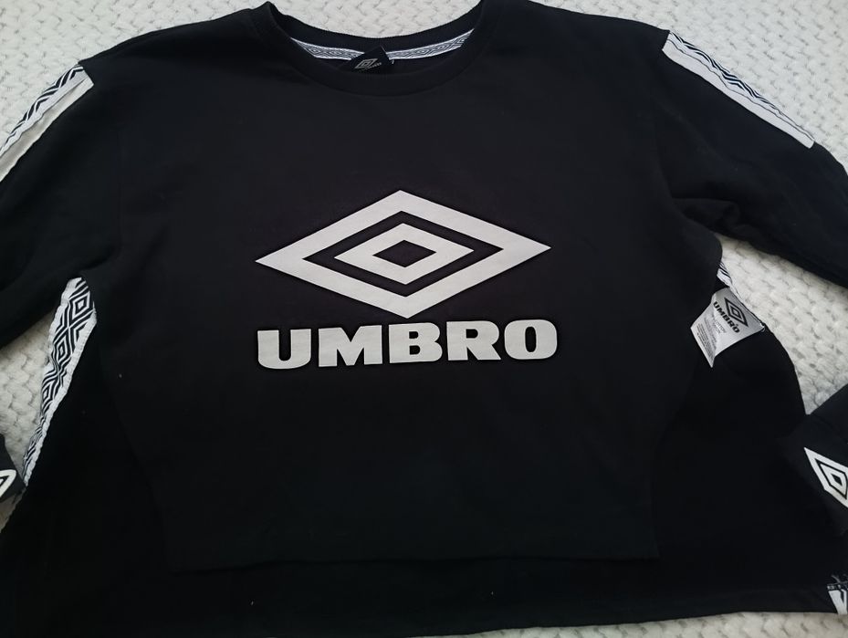 Bluza  Umbro M  z rozcięciami po bokach rozmiar M