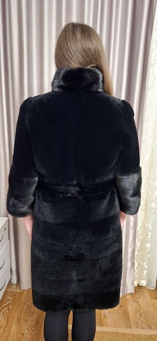 Мутоновая шубка со вставками норки