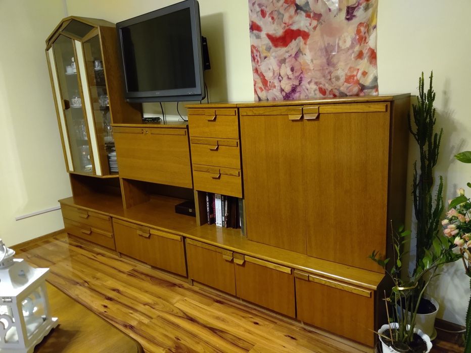 Regał w Naturalnej Okleinie Dębowej