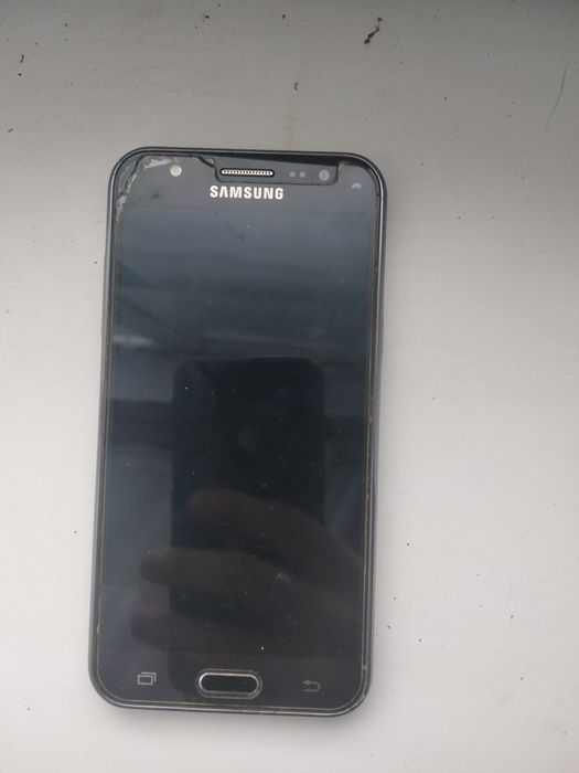 Samsung J5       .