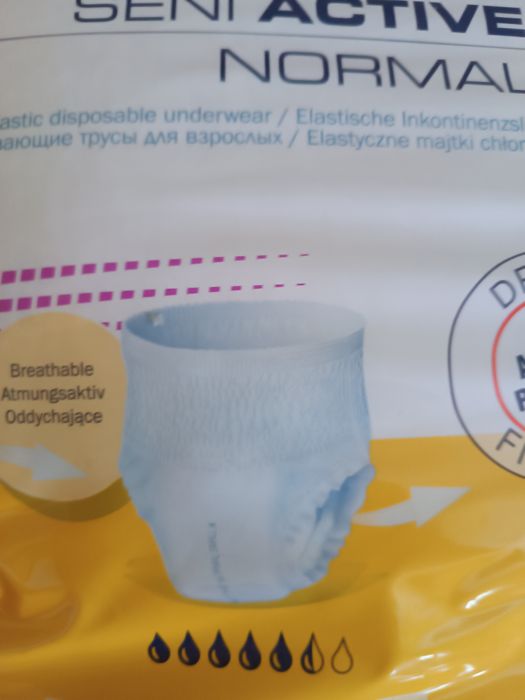 Sprzedam pieluchomajtki,, S,,