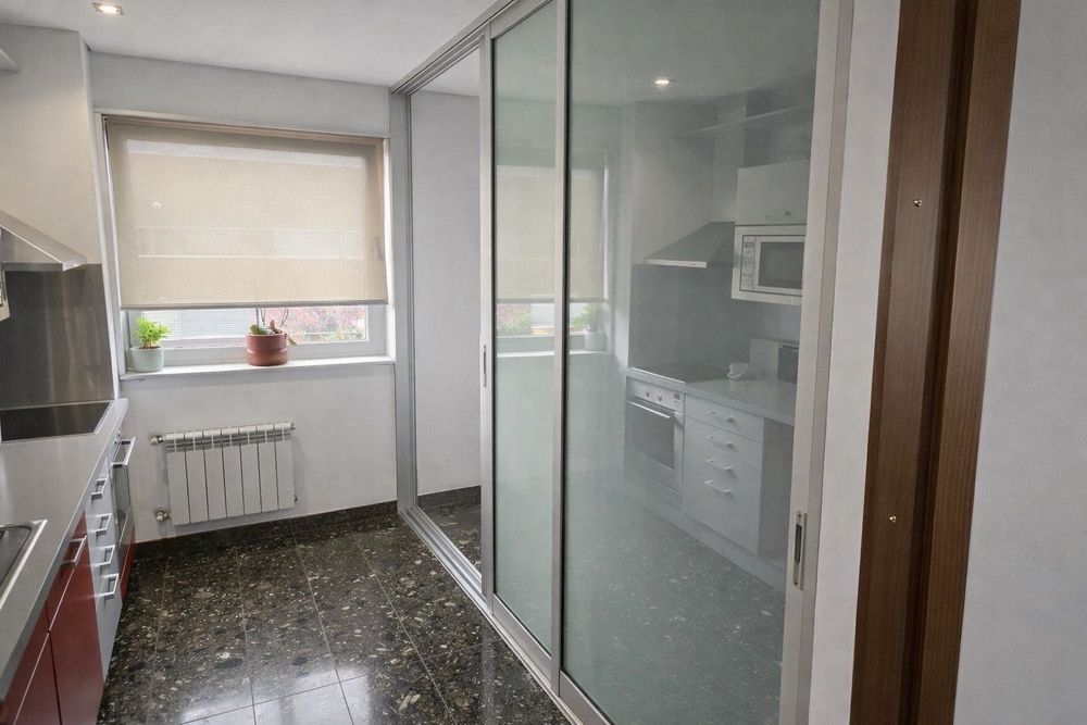 Um apartamento para arrendamento