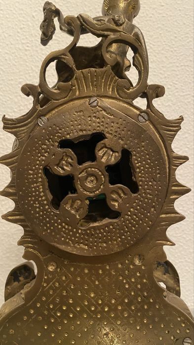 Relogio de mesa em bronze dourado