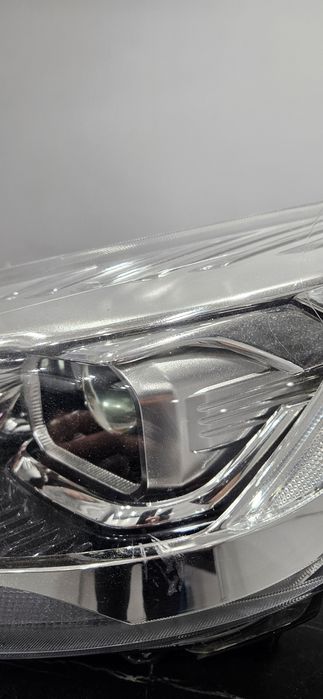 Sprzedam  reflektor lewy kuga