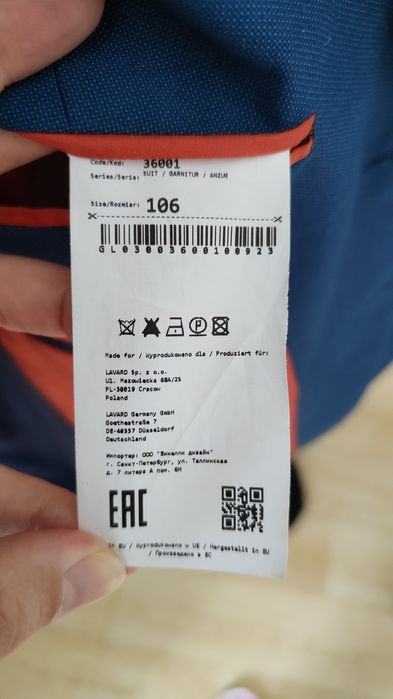 Niebieski garnitur męski Lavard