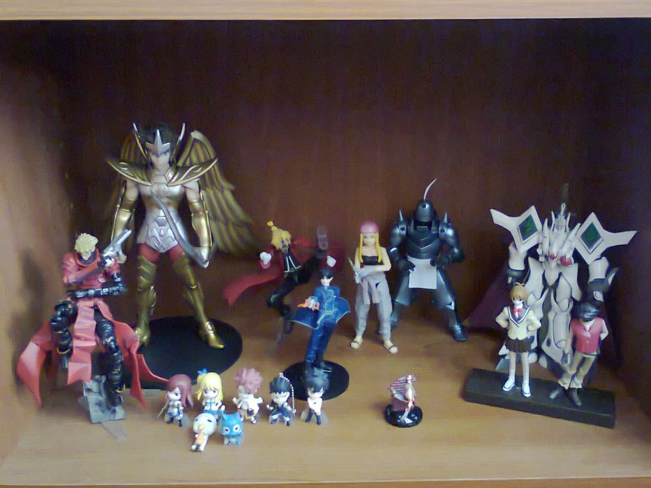 Figuras fullmetal achemist e trigun