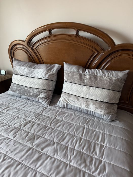 Cobertor cama de casal com almofadas
