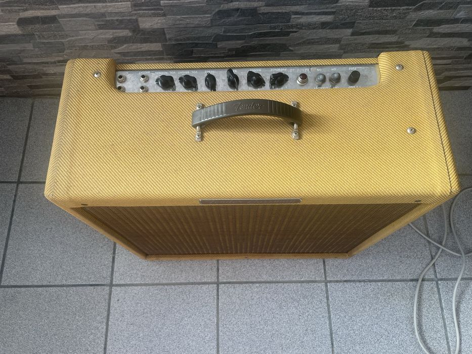 Gear estudio, Fender Stratocaster, Amp Marshall, vários pedais