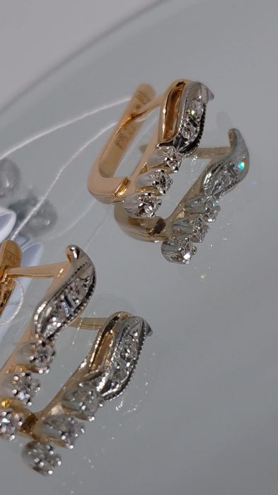 Золотые серьги с бриллиантами