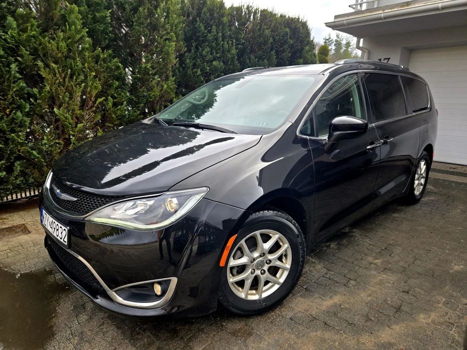 Chrysler Pacifica 3.6 V6 291KM biało czarny środek stan bdb przebieg tylko 79tyś km!
