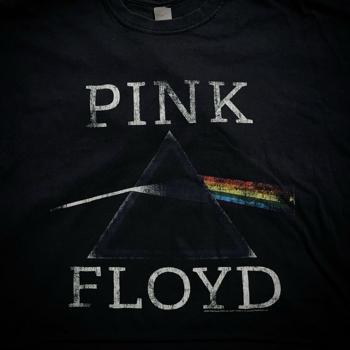 Gildan Pink Floyd “The Dark Side of the Moon” Cropped T-shirt