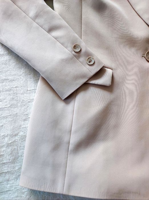 Піджак бежевий  М