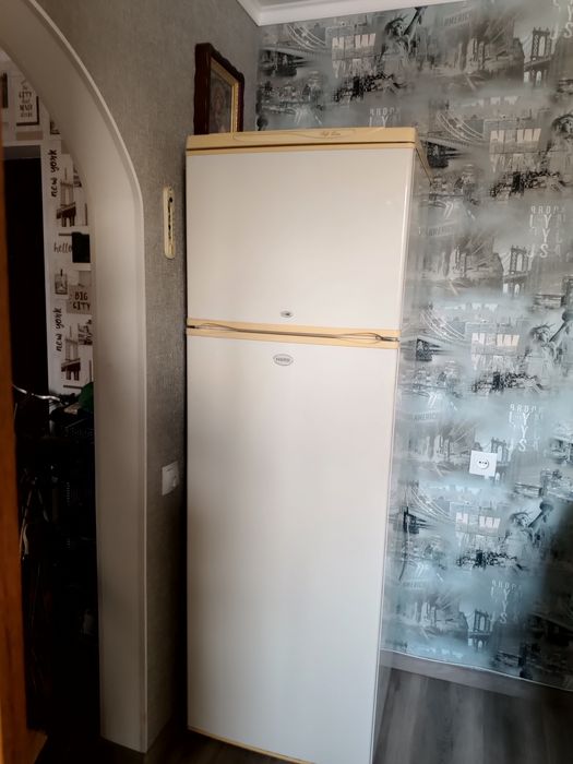 Холодильник б/у продам