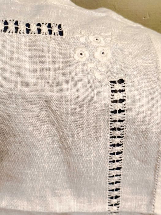 Conjunto 3 naperons de linho com bainha aberta