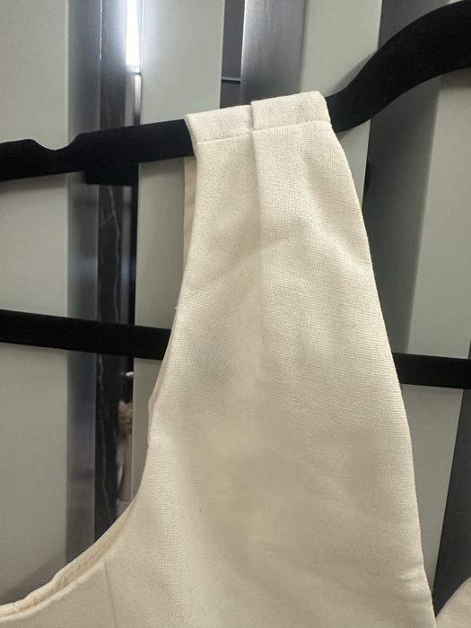 Біла жилетка приталена в стилі Zara mango