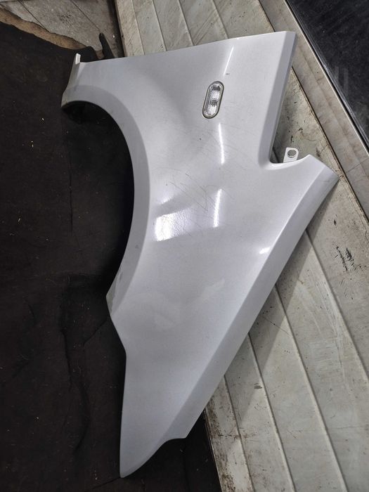 ford c-mac mk1 błotnik przedni prawy przód srebrny metalic nr lakie 03