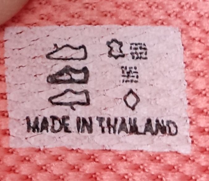 Оригінальні жіночі кросівки Ecco .