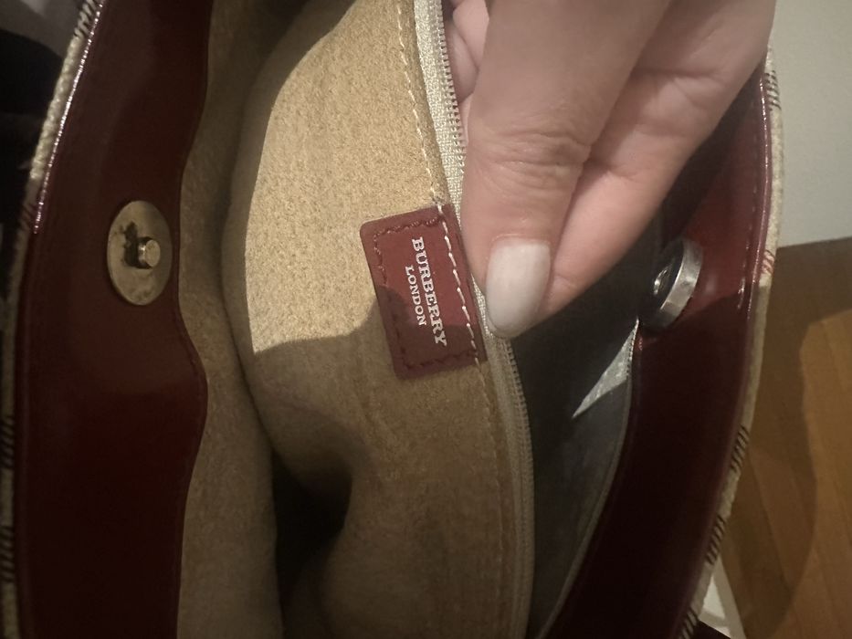 Mala Burberry modelo Antigo